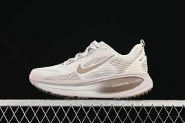 Picture of Nike Vomero 18 _SKUfw20771606875841752fw